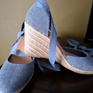 Old Navy wedge sandals